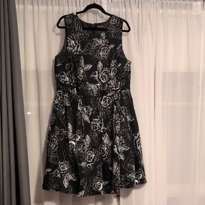 City Chic Monochrome Elegance Dress